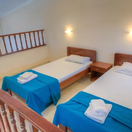 George And Dawn 2* Lithakia (Zakynthos)