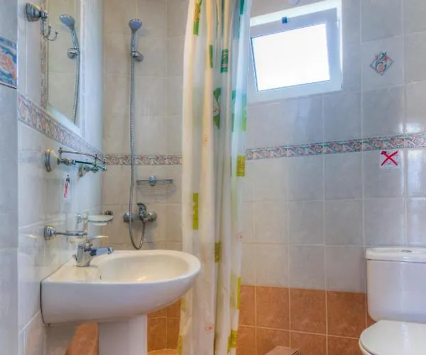 George And Dawn 2* Lithakia (Zakynthos)